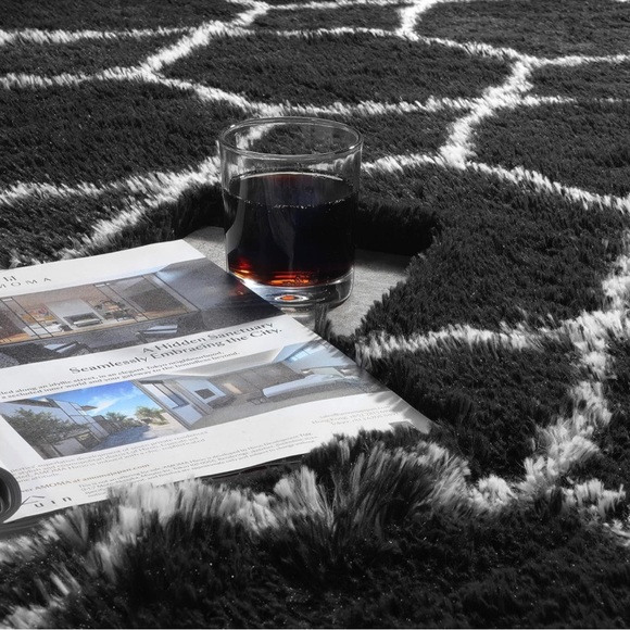 Soft Fuzzy Rug New - Picture 3 of 6